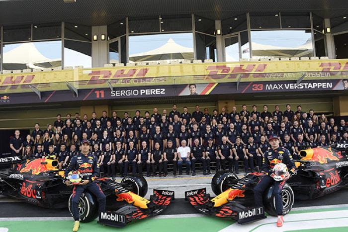 ¡MAX ES CAMPEÓN EN F1!