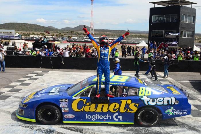  RUBÉN GARCÍA JR. VENCE EN CARRERA DE SLP