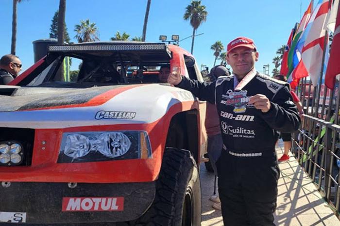 NAME CRUZA META EN LA BAJA 1000