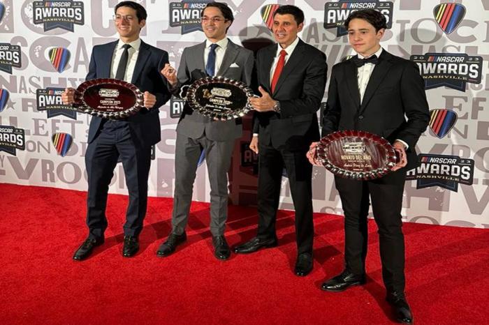 PREMIA NASCAR A  SUS  CAMPEONES REGIONALES