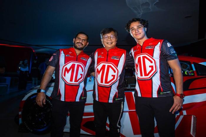 NACE EL MG RACING TEAM