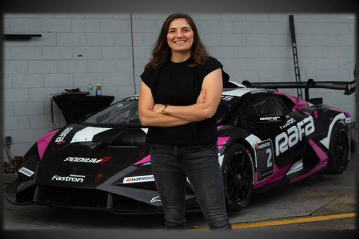 TATIANA CALDERÓN  EN SERIAL LAMBORGHINI